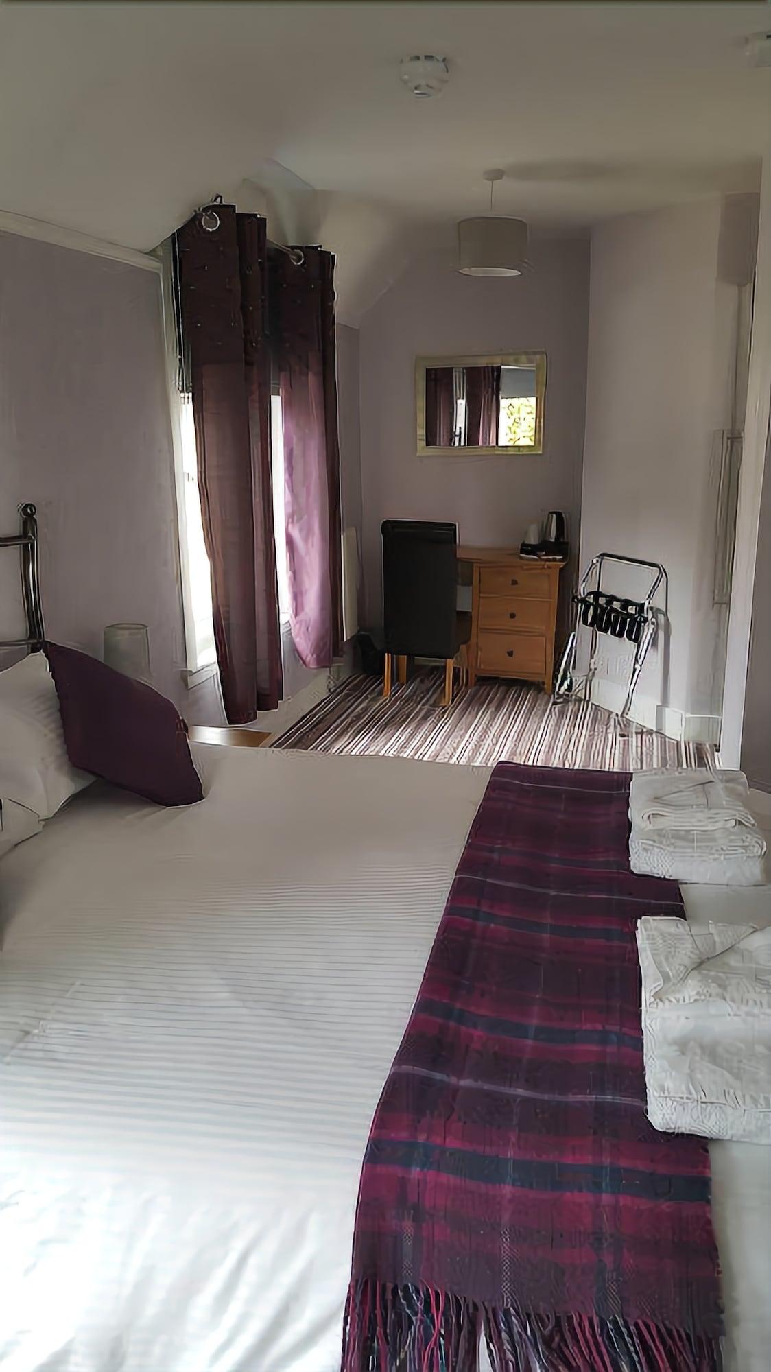 Oyo Inverour Guest House Gairlochy Ngoại thất bức ảnh