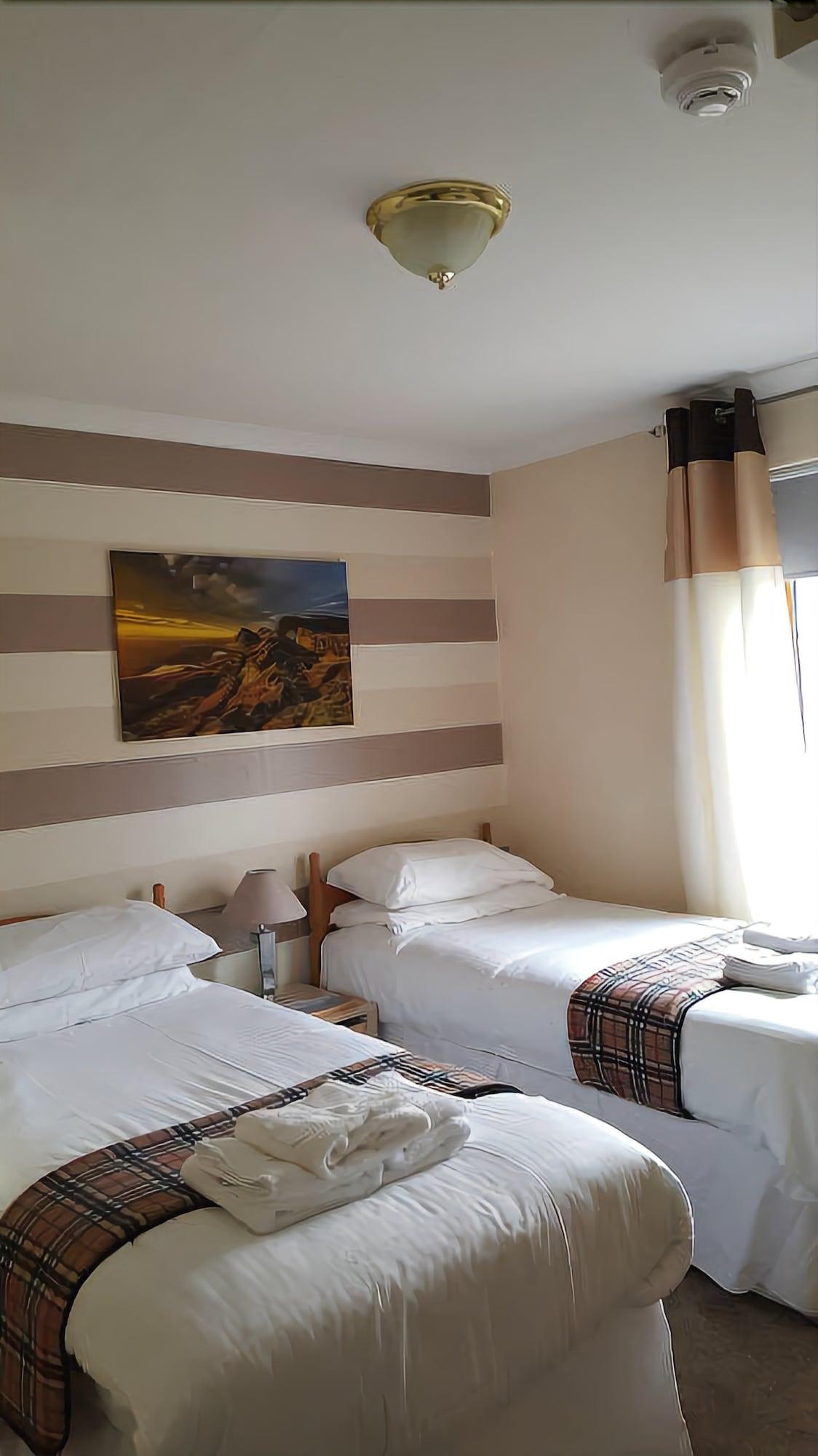 Oyo Inverour Guest House Gairlochy Ngoại thất bức ảnh