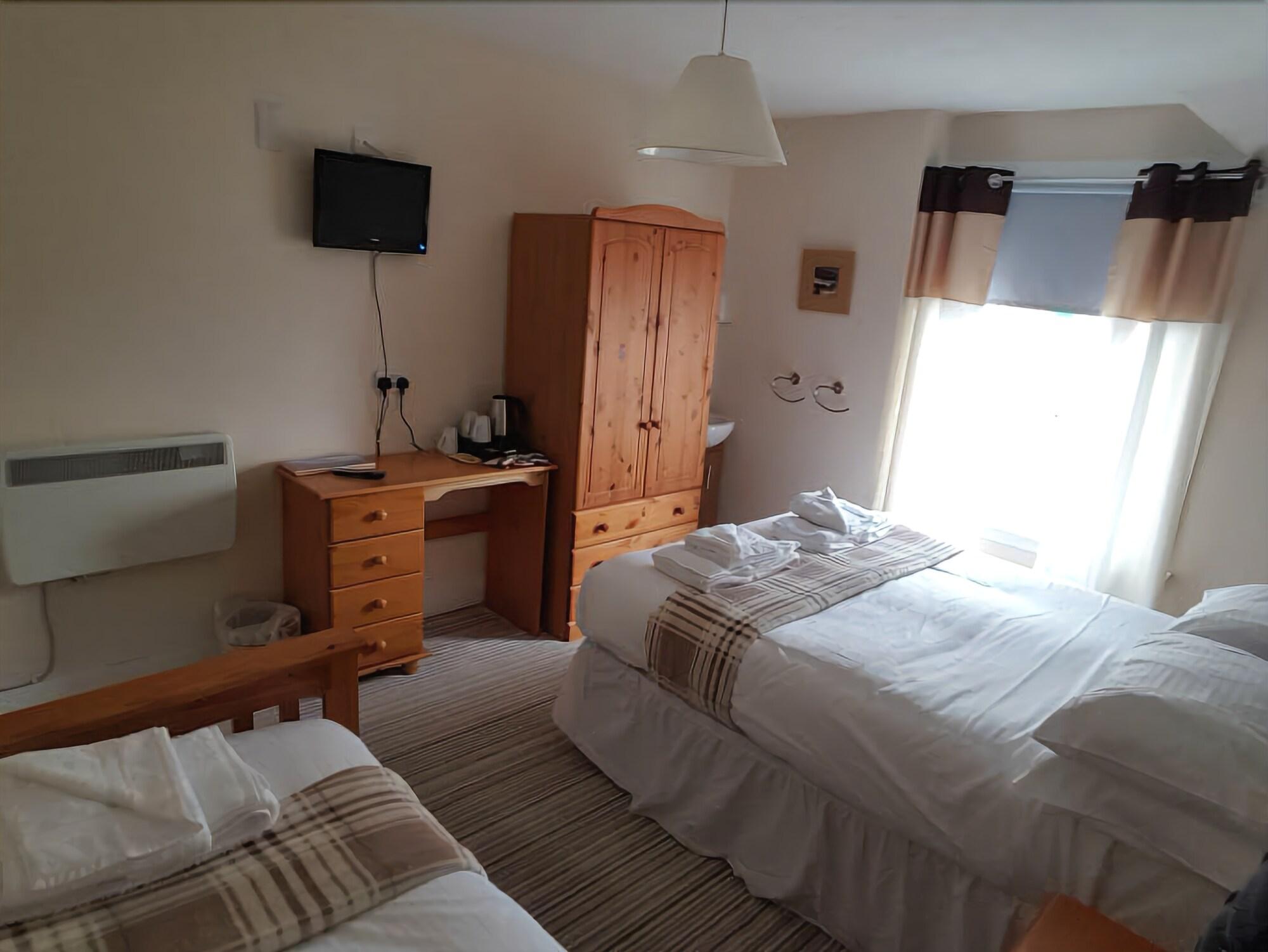 Oyo Inverour Guest House Gairlochy Ngoại thất bức ảnh