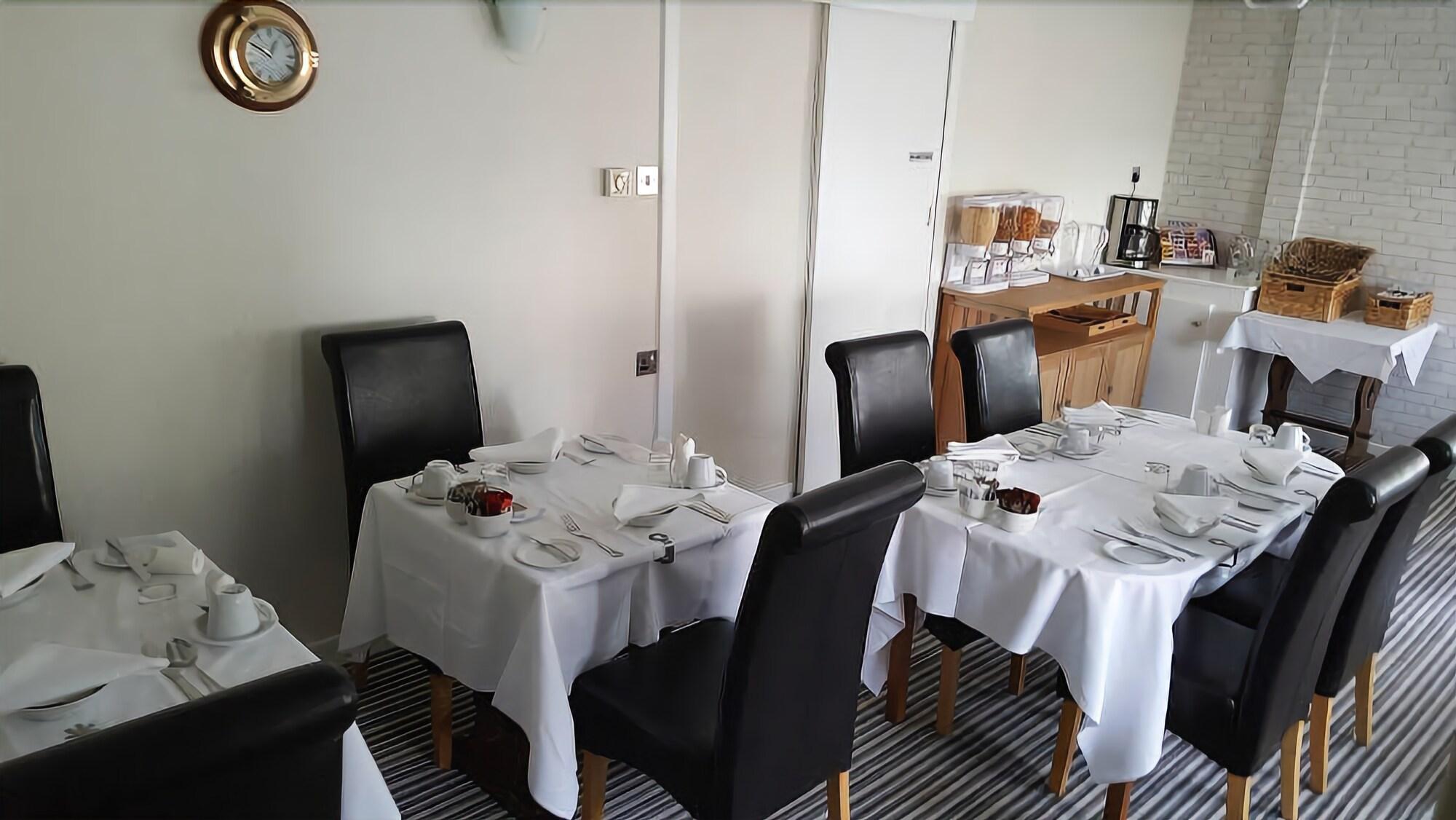 Oyo Inverour Guest House Gairlochy Ngoại thất bức ảnh